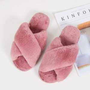 Comfortable slipers: Fluffy Faux Fur Warm Shoes