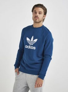 Noon Yellow friday sale on Adidas clothes.