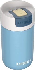 Light blue coffe mug with white lid by Kambukka