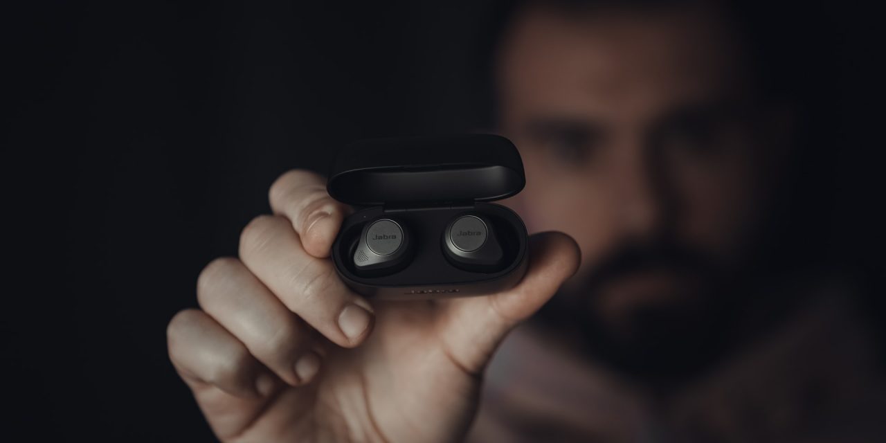 Music Lovers Ultimate Guide to Best Wireless Earbuds 2022