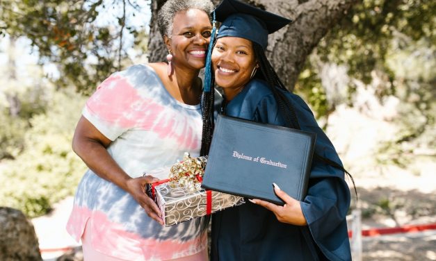 10 useful graduation gifts for the new graduates